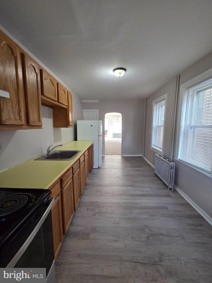 510 Maple St - Photo 6 of 15
