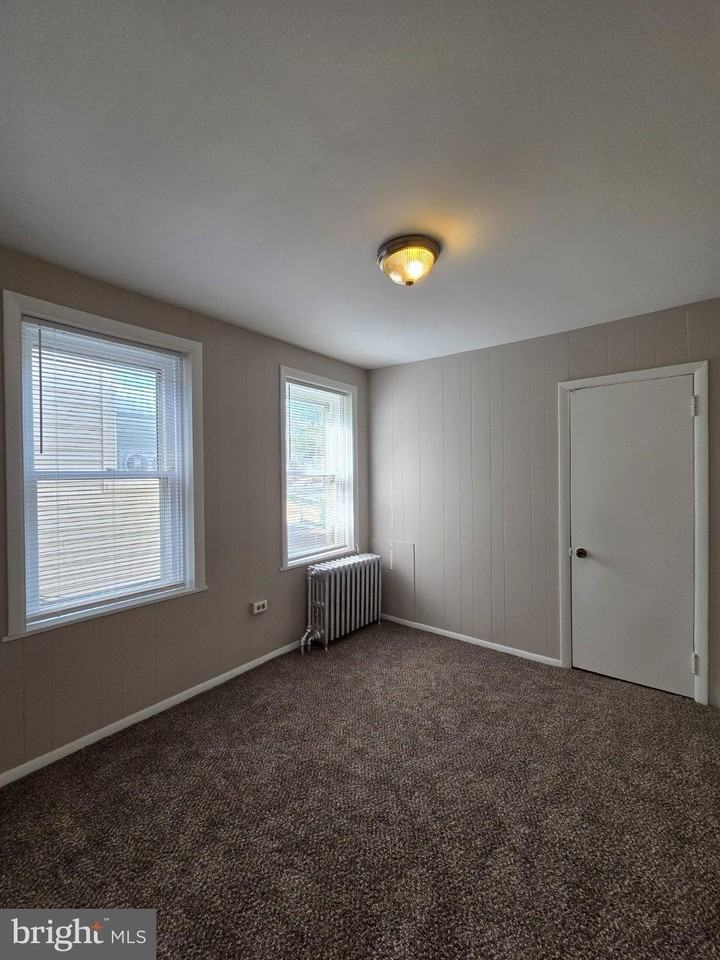 510 Maple St - Photo 7 of 15