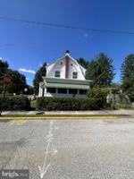 featured image of 515 S York St