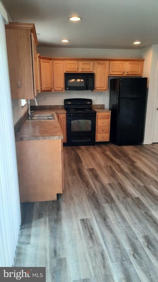 2441 Newtown Dr - Photo 4 of 18