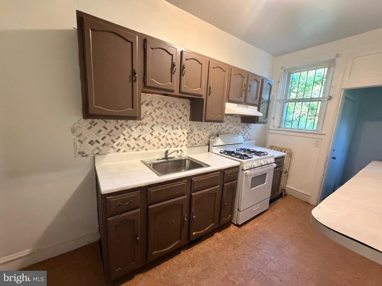 5721 Stewart St - Photo 5 of 11