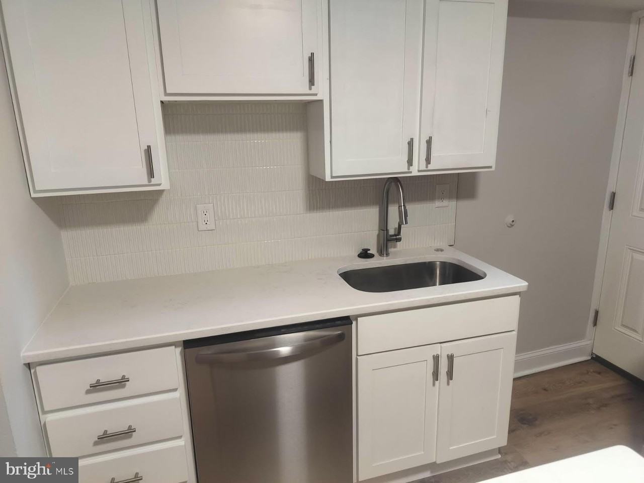 934 W Porter St #1 - Photo 5 of 15