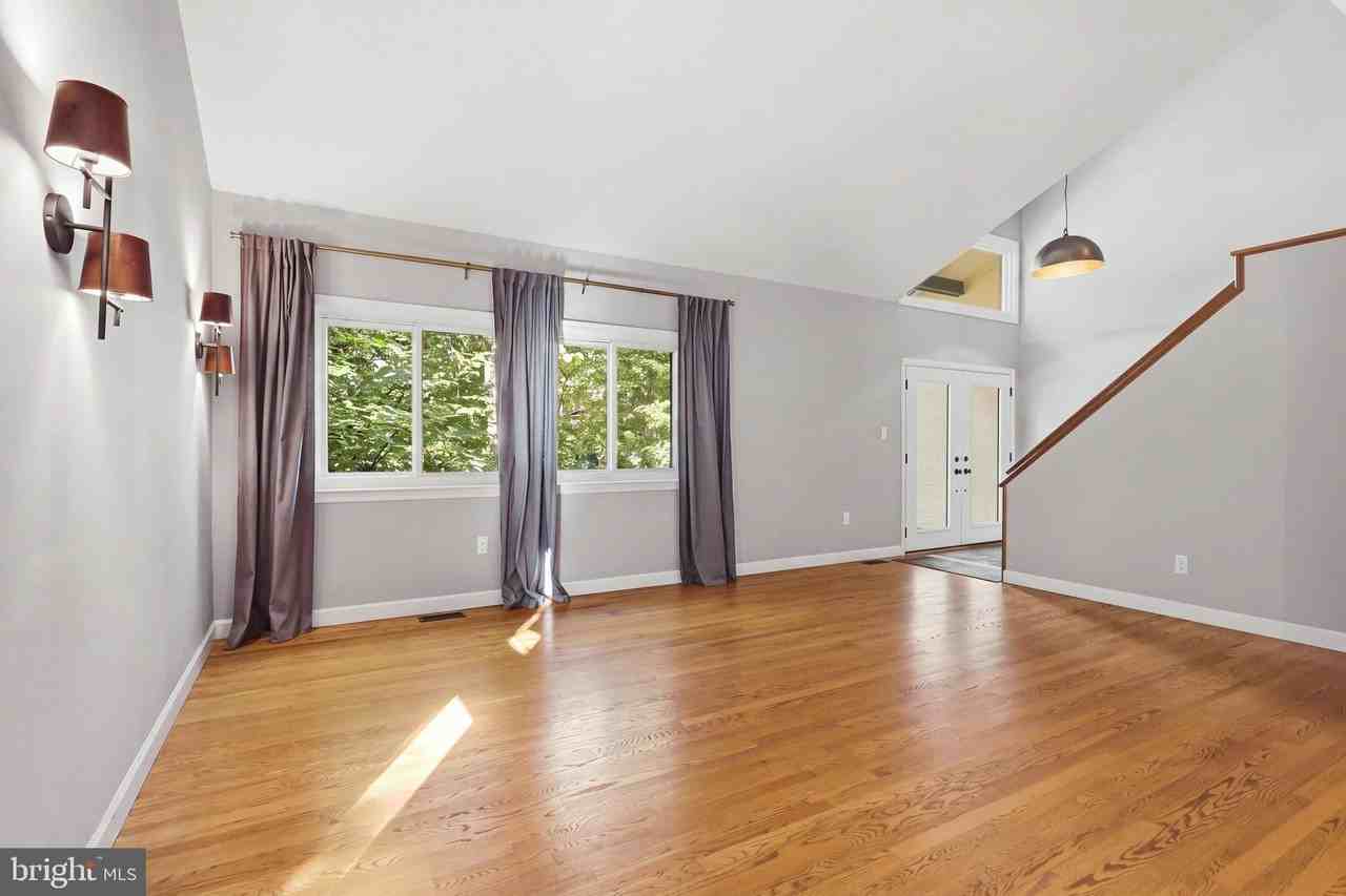 2025 Mock Orange Ct - Photo 4 of 50