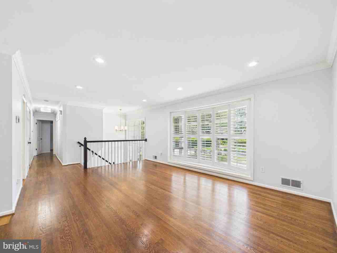 9201 Cherrytree Dr - Photo 5 of 35