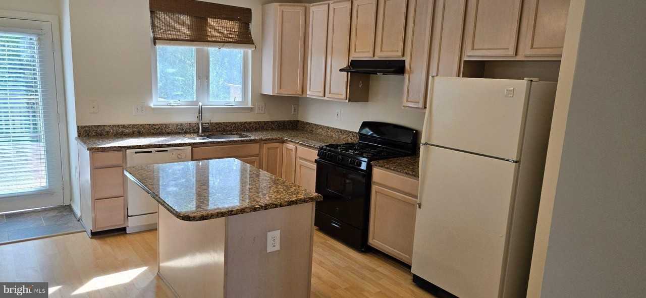 14610 Indian Summer Ct - Photo 7 of 30