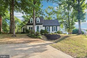 featured image of 15465 Golf Club Dr