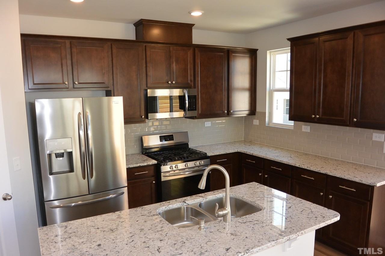 2909 Great Lawn Rd - Photo 3 of 15