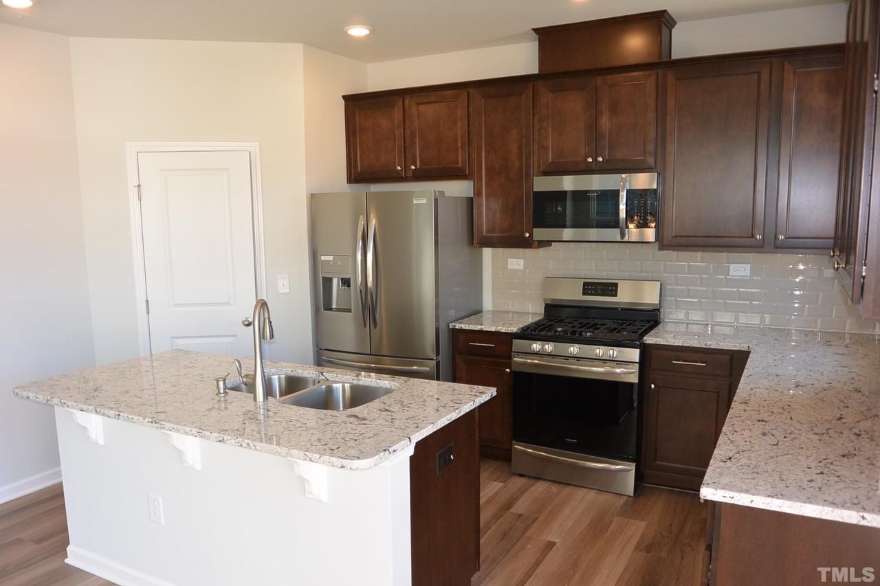 2909 Great Lawn Rd - Photo 4 of 15