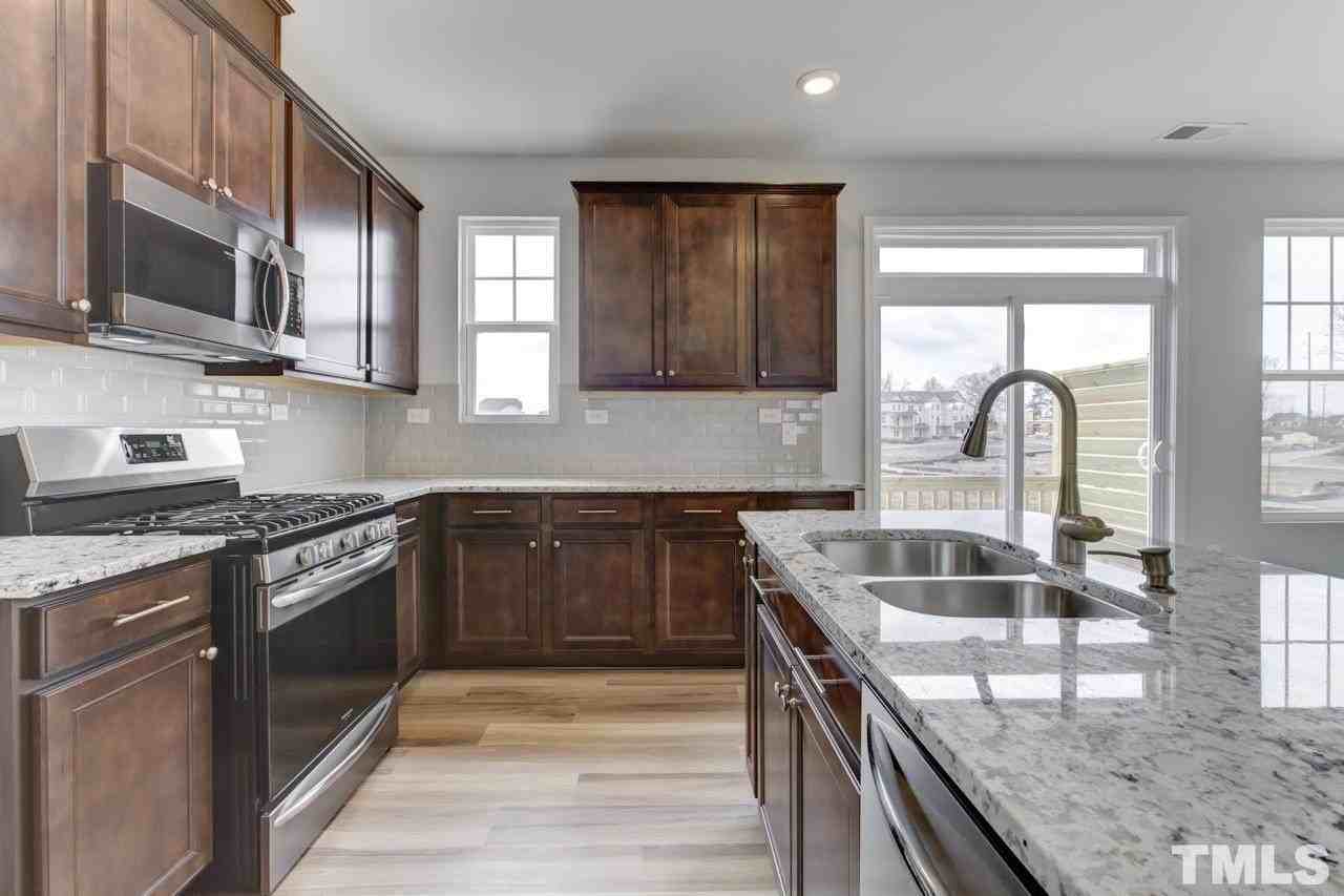 2909 Great Lawn Rd - Photo 5 of 15