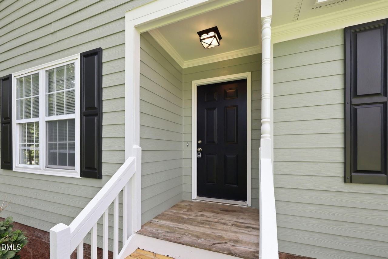 108 Bristol Ct - Photo 4 of 50