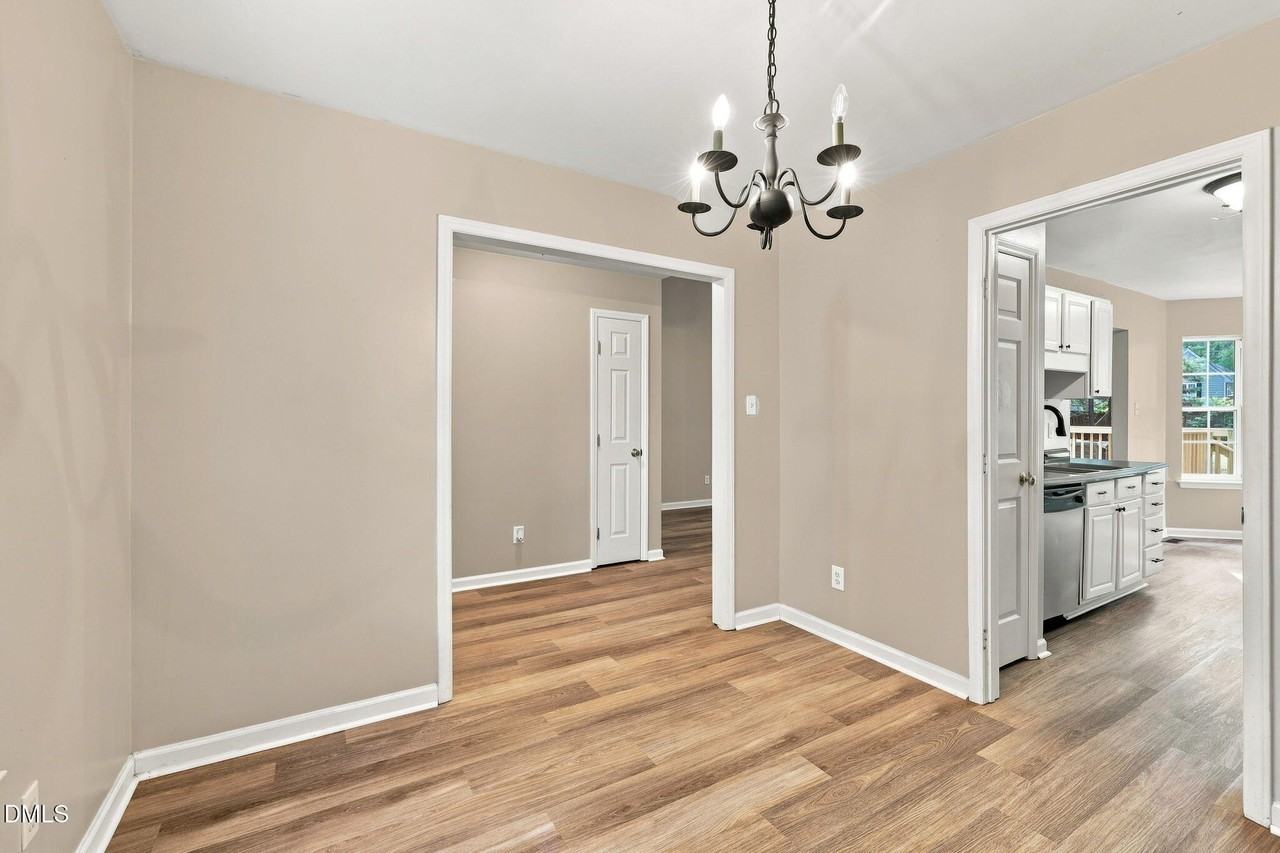 108 Bristol Ct - Photo 7 of 50