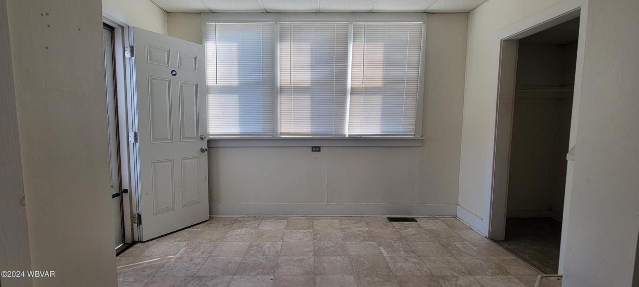 322 Ross St #1stFL - Photo 4 of 15