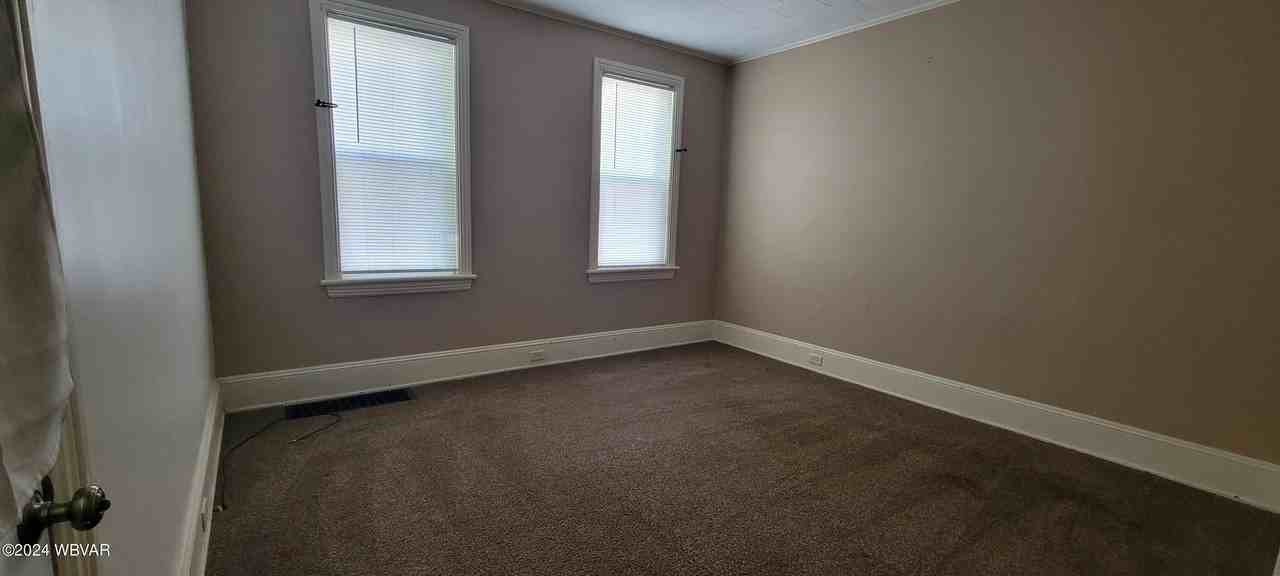 322 Ross St #1stFL - Photo 7 of 15