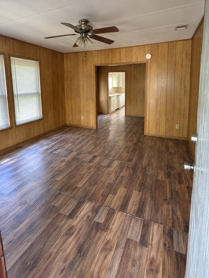 310 Randolph St - Photo 4 of 7