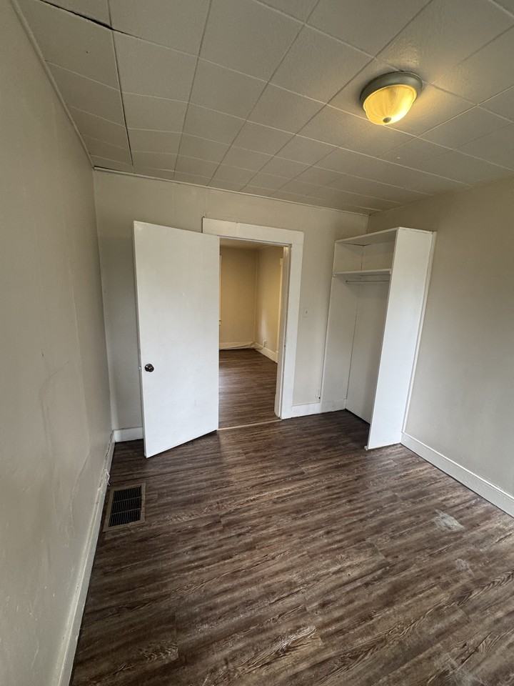 908 Sw Macvicar Ave #4 - Photo 4 of 8