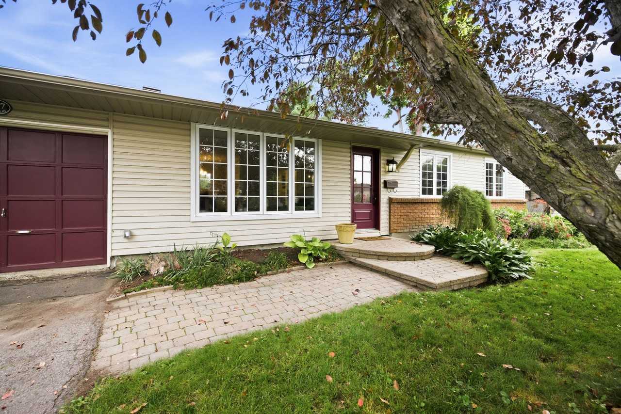 1377 Fontenay Crescent - Photo 3 of 35