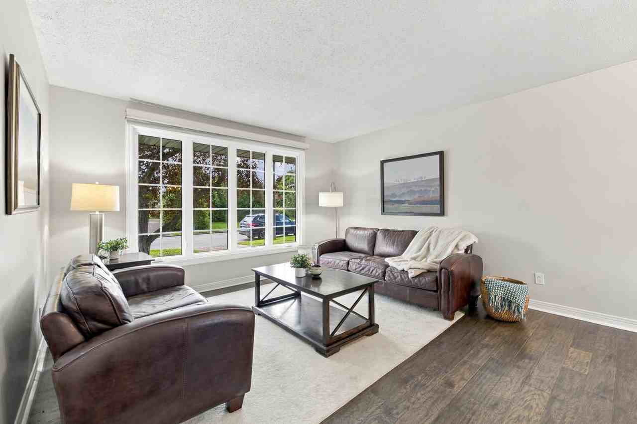 1377 Fontenay Crescent - Photo 6 of 35