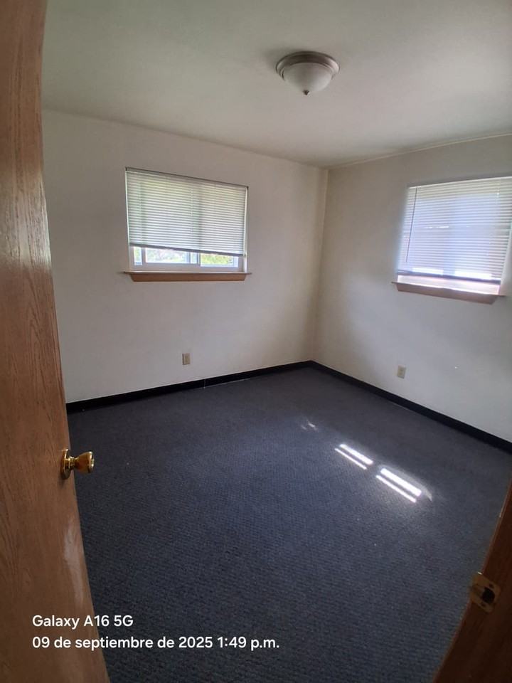 9000 W Carmen Ave #3 - Photo 5 of 6