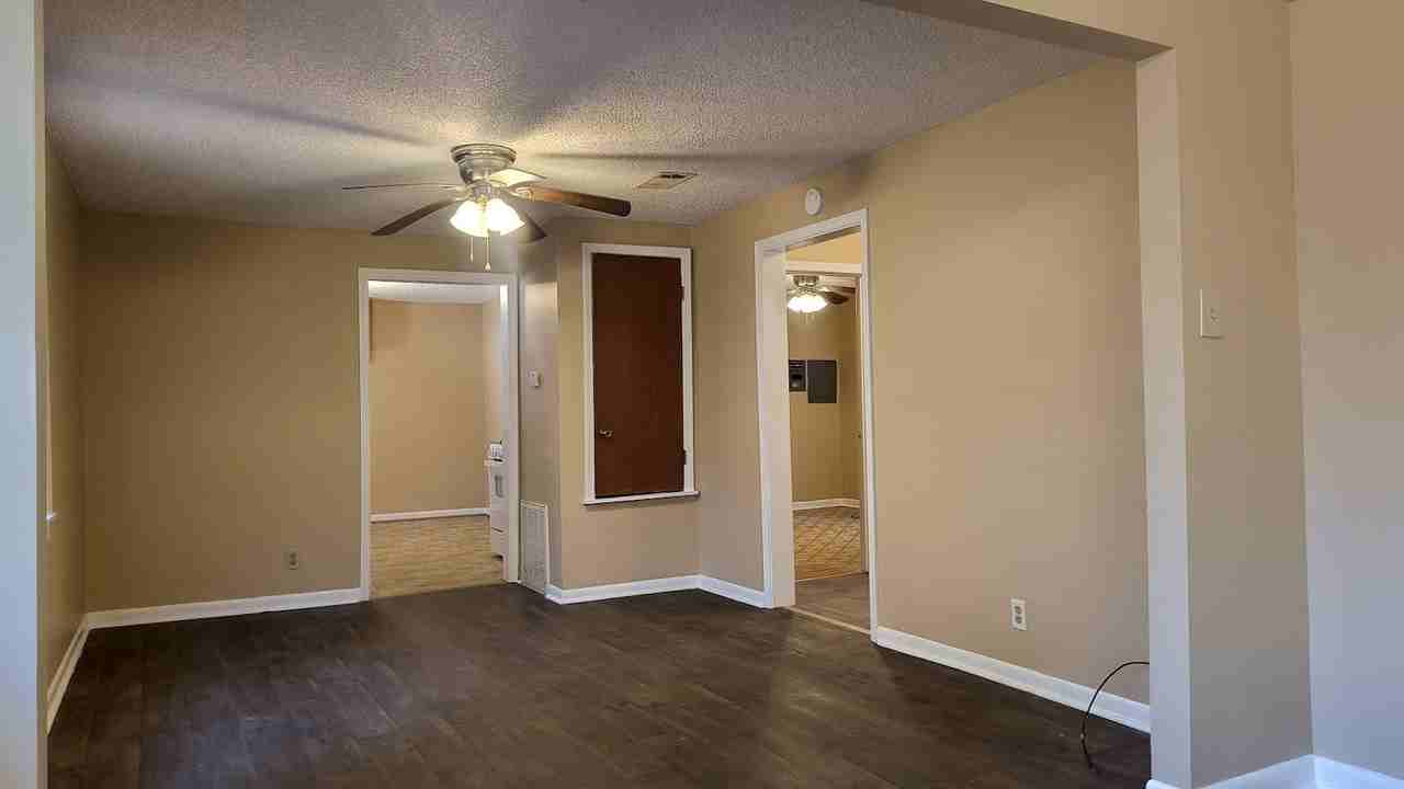 1215 S Virginia St #1 - Photo 5 of 22