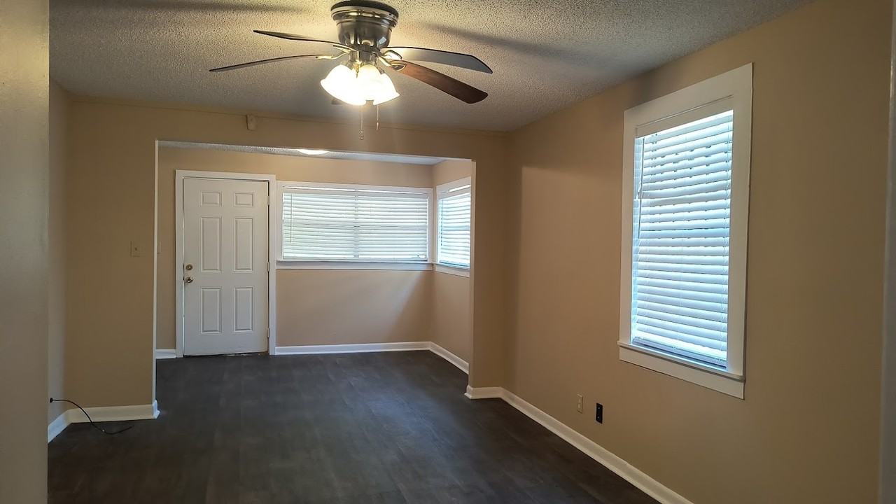 1215 S Virginia St #1 - Photo 7 of 22