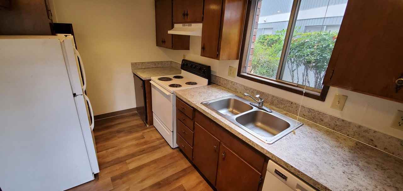 1113 Waller St Se - Photo 6 of 12