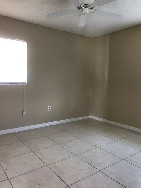 1439 S Oxalis Ave - Photo 5 of 9