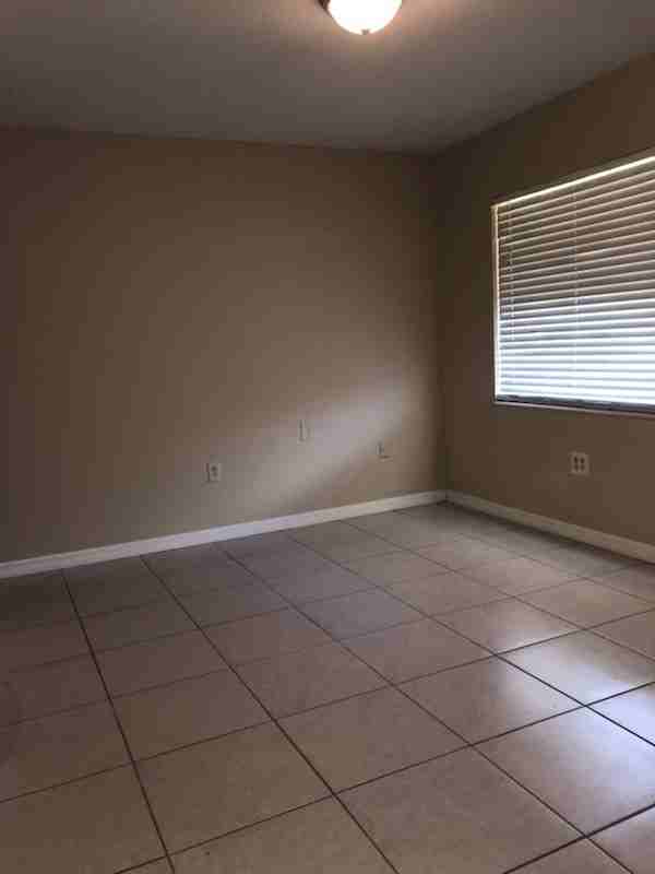 1439 S Oxalis Ave - Photo 7 of 9