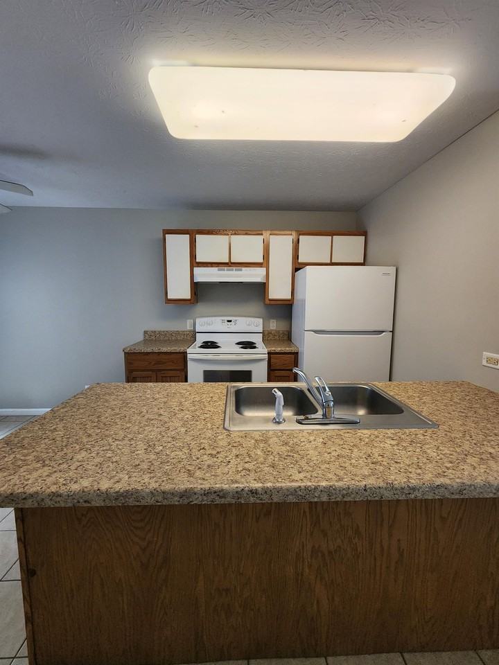 1300 Byrne Ave #A - Photo 3 of 8