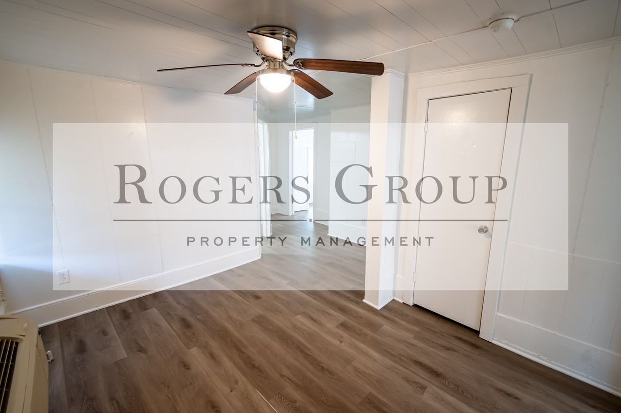 704 Roberson St - Photo 5 of 10