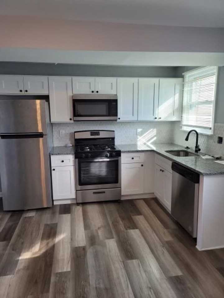 822 4th Ave - Photo 2 of 13
