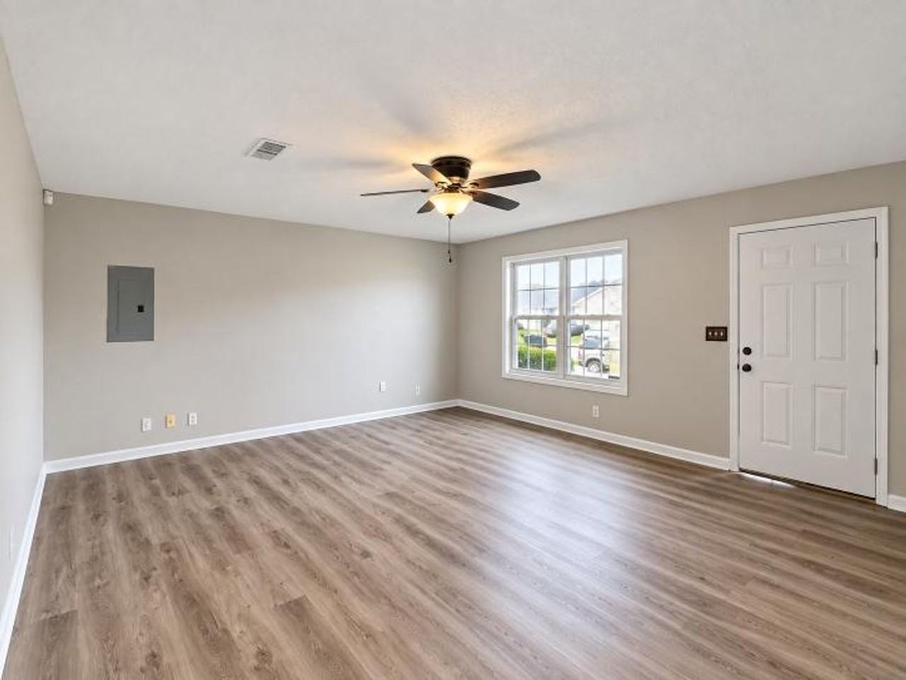 1116 Keith Ave - Photo 2 of 17