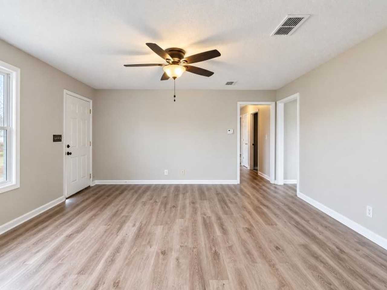 1116 Keith Ave - Photo 3 of 17