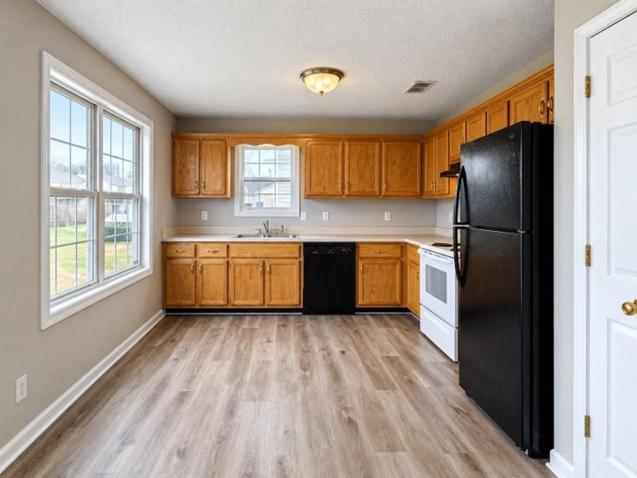 1116 Keith Ave - Photo 4 of 17