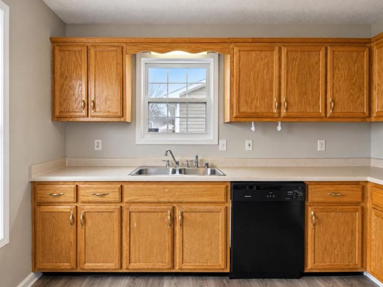 1116 Keith Ave - Photo 5 of 17