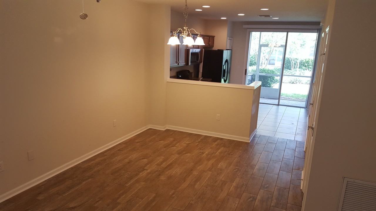 11441 Summerview Cir - Photo 2 of 11