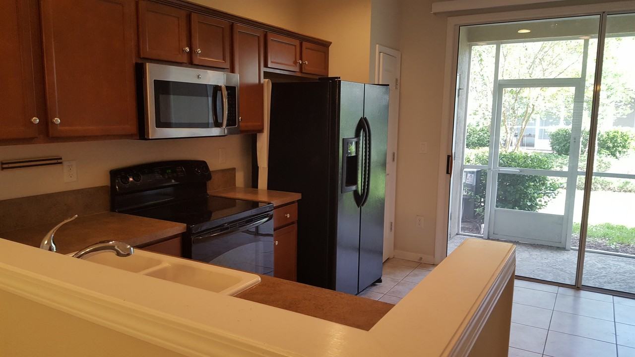 11441 Summerview Cir - Photo 4 of 11