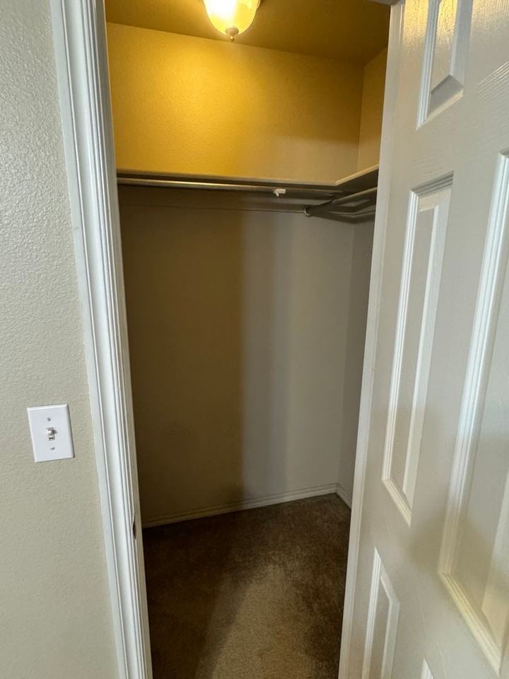 2917 Creekside Dr - Photo 7 of 15