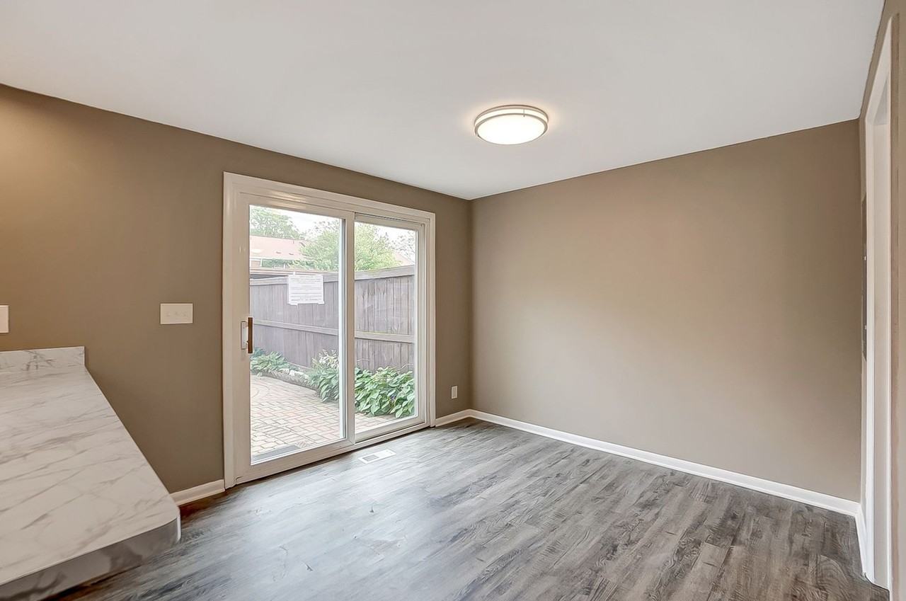 1212 Georgetown Ct - Photo 2 of 32