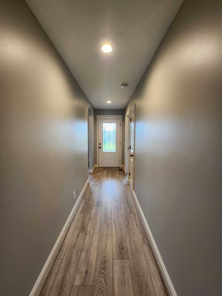 1003 Sunrise Dr - Photo 5 of 38
