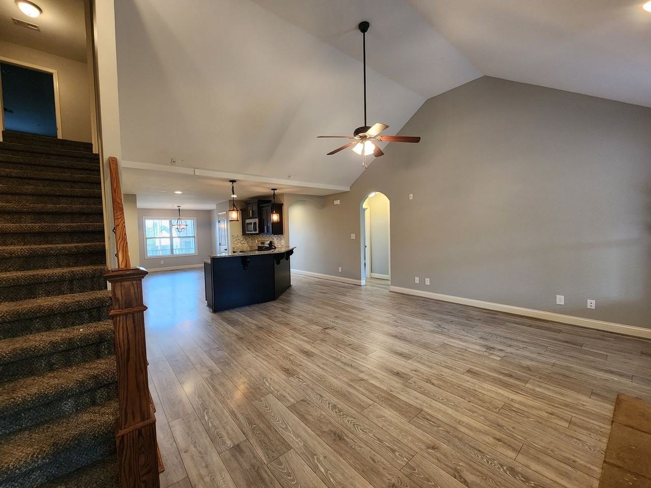 1003 Sunrise Dr - Photo 7 of 38