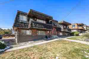 featured image of 6257 Estes St