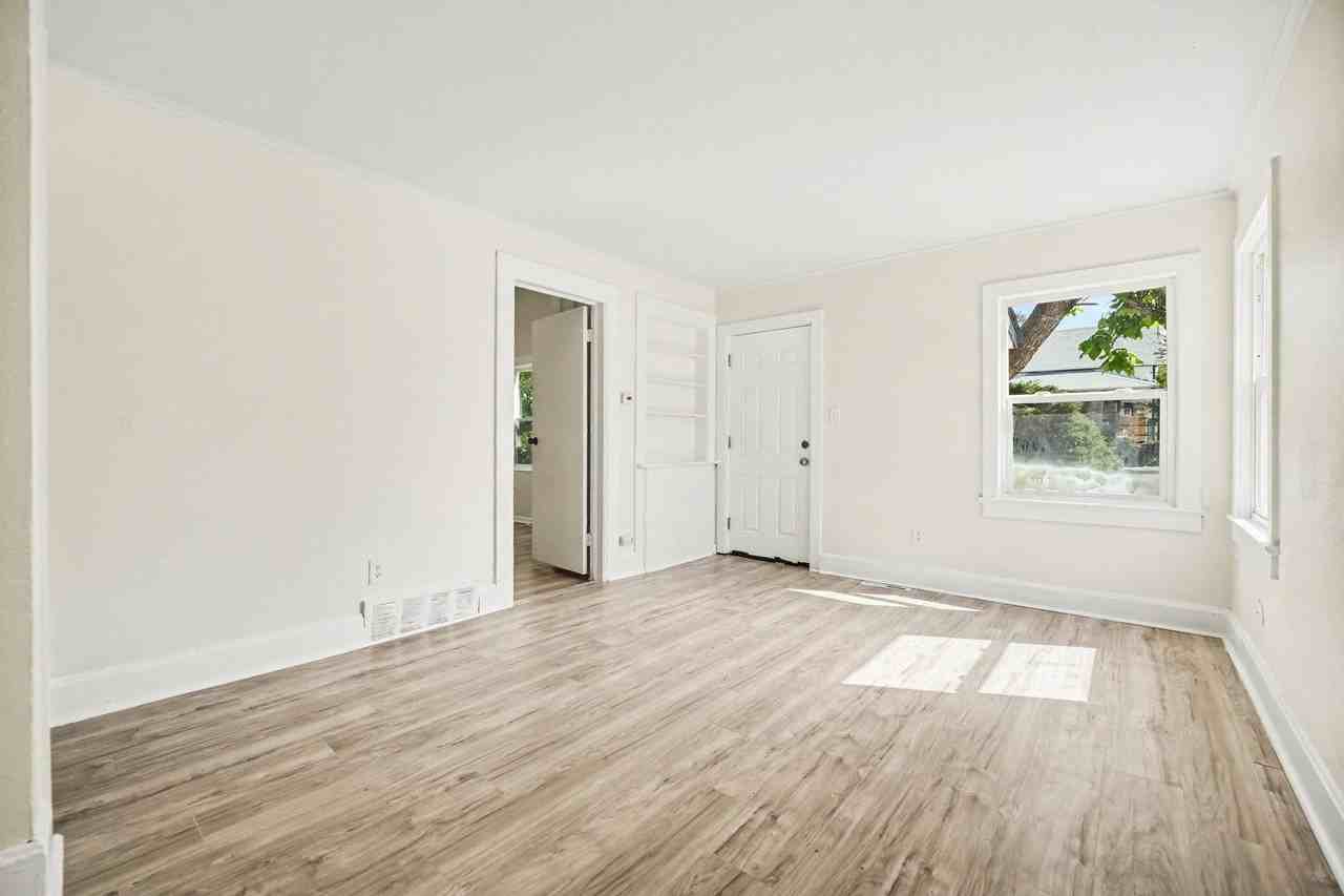 701 Meade St - Photo 2 of 23