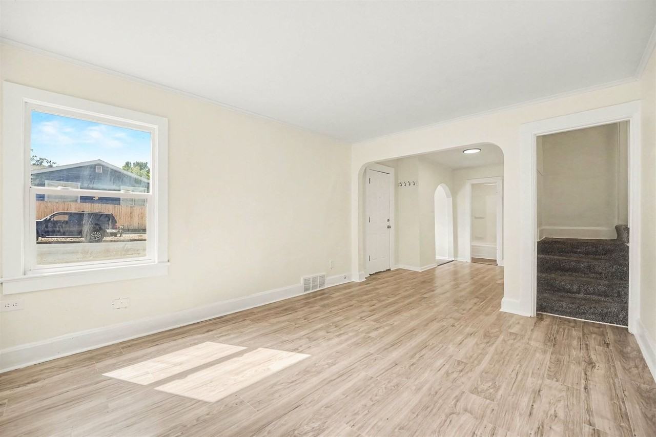 701 Meade St - Photo 3 of 23