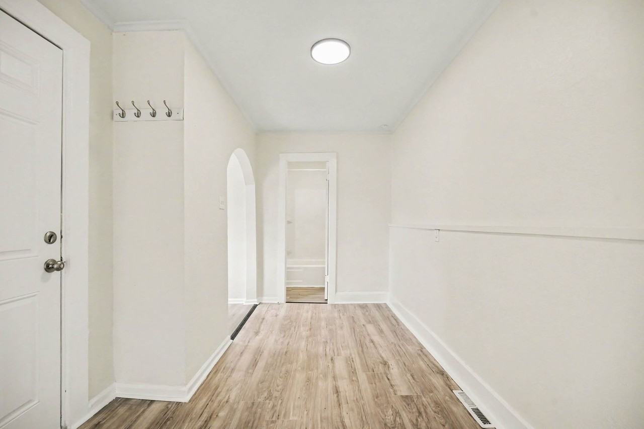 701 Meade St - Photo 5 of 23