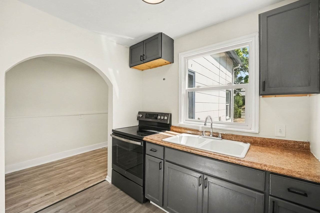 701 Meade St - Photo 6 of 23