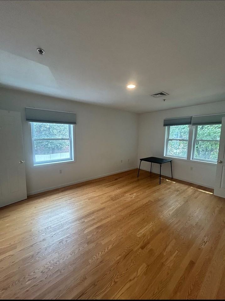 30 Cameron St - Photo 4 of 15