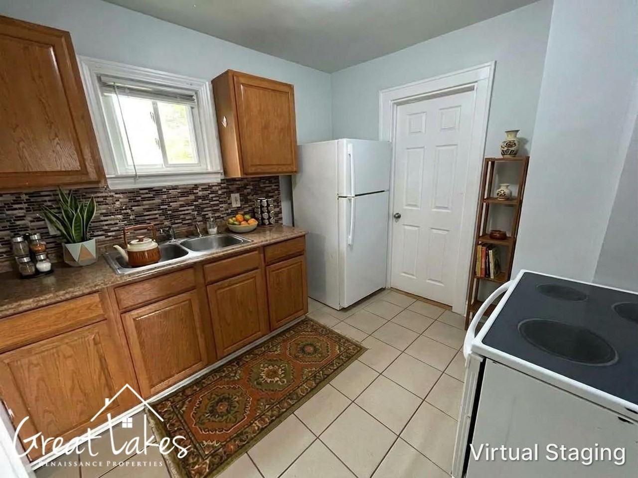 19441 Eastland St - Photo 4 of 15