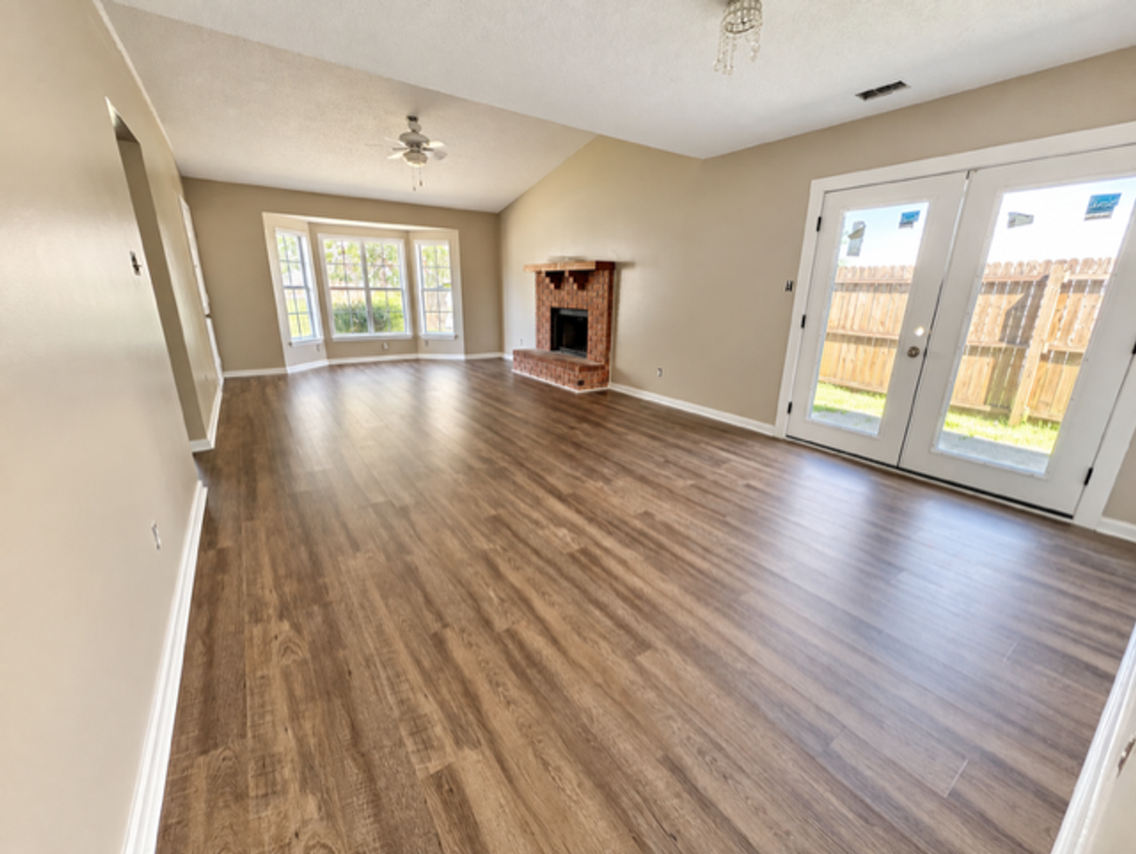 23 Daveitta Dr - Photo 4 of 13