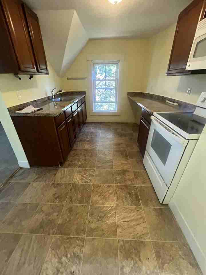 31 Oak St #2 - Photo 2 of 15