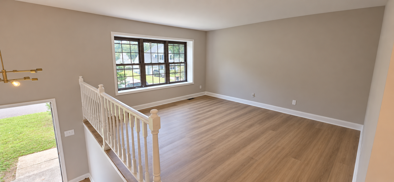 8 Kim Ln - Photo 2 of 12